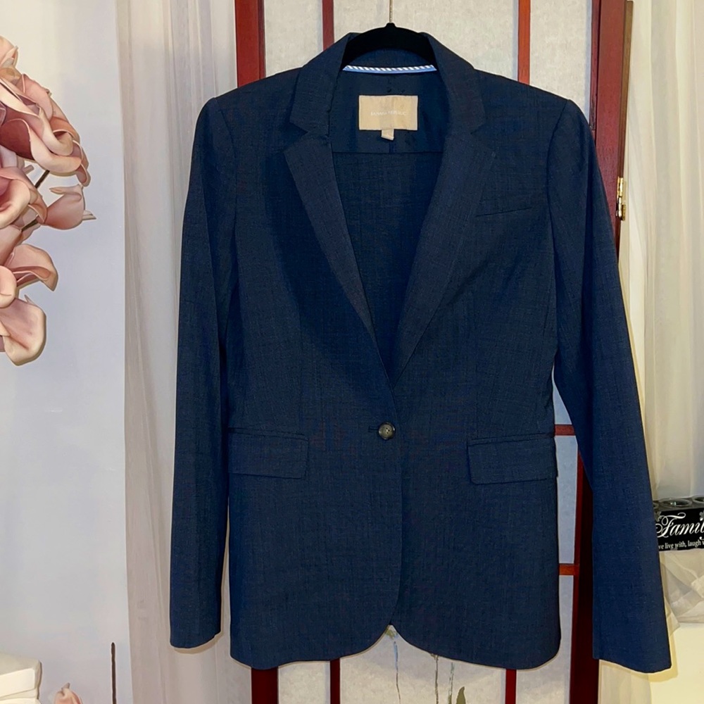 Banana Republic two-pc pant suit